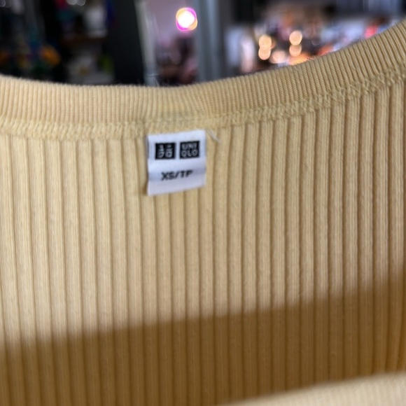 UNIQLO | Yellow Sleeveless Fitted Crop Tank Top - Picture 6 of 11